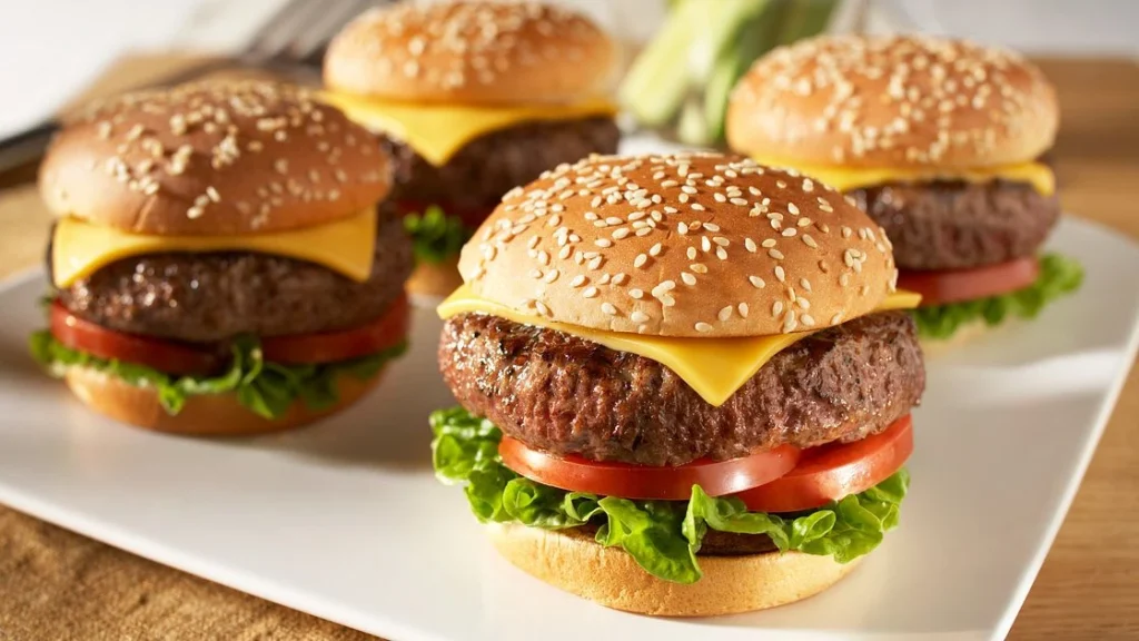 Explore the Flavors from the Twin Peaks Menu 35 THE BEEF CLASSIC