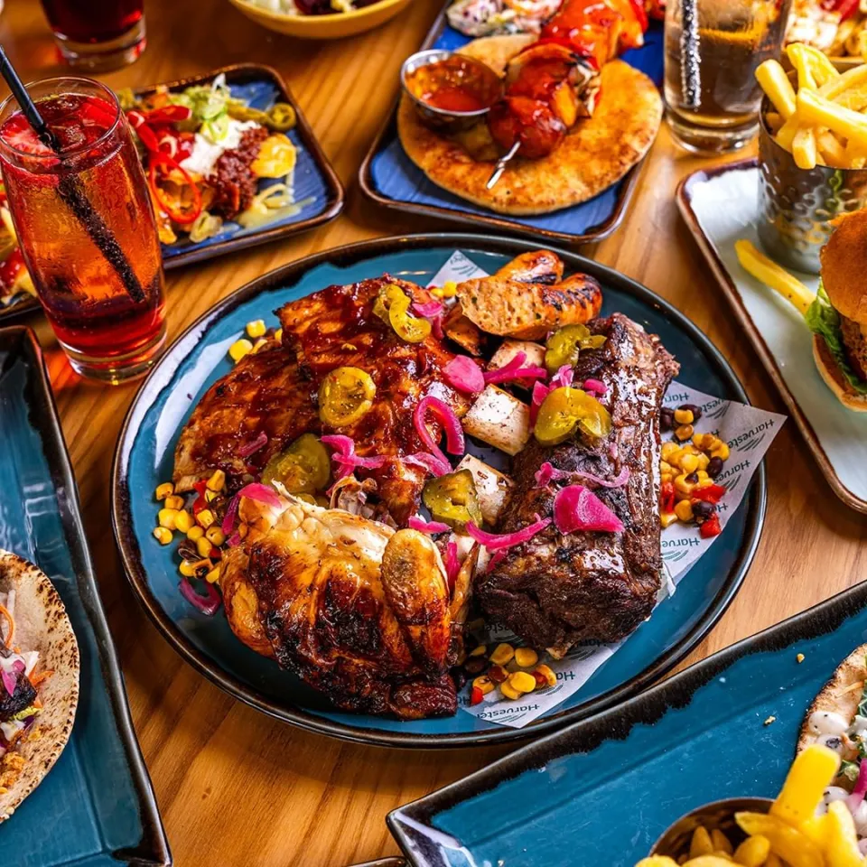 Explore the Flavors from the Twin Peaks Menu 45 Sharer Chicken Combo